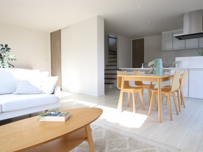 白い床が魅力的な家 ｜ 倉敷市茶屋町注文住宅