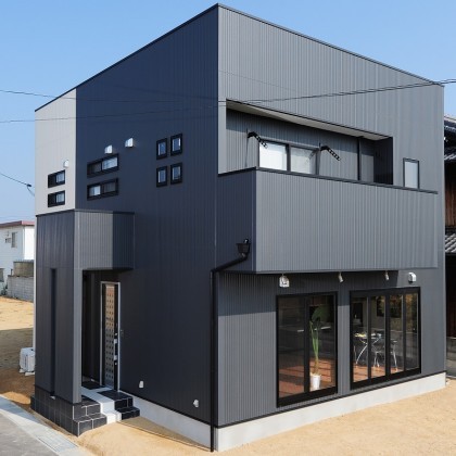 家族がつながる広々空間の家