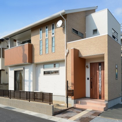 リビング階段のある吹き抜けの家