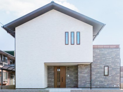 天井板張りアクセントのある家