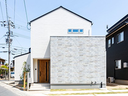 軒ゼロのすっきりシンプルな家