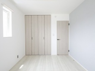 居室　開き戸