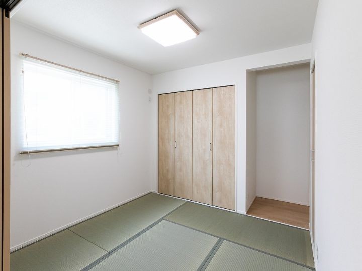 LDK横の和室は、お子様のお昼寝スペースや来客用の宿泊スペースにも大活躍。