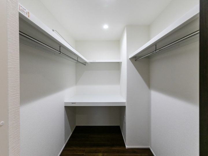 1.2階には便利な納戸スペースを設置。
いつでもサッと片付く状態をキープします。