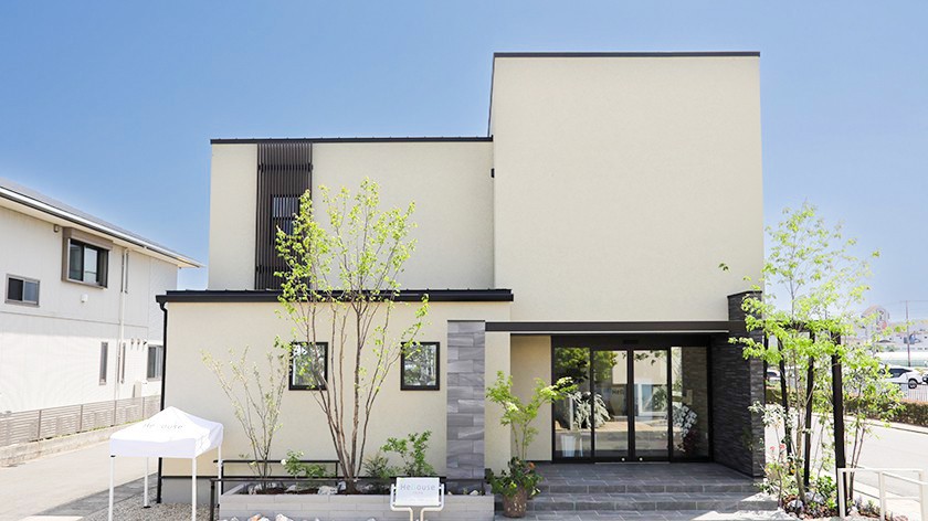 Hellouse RSKバラ園展示場