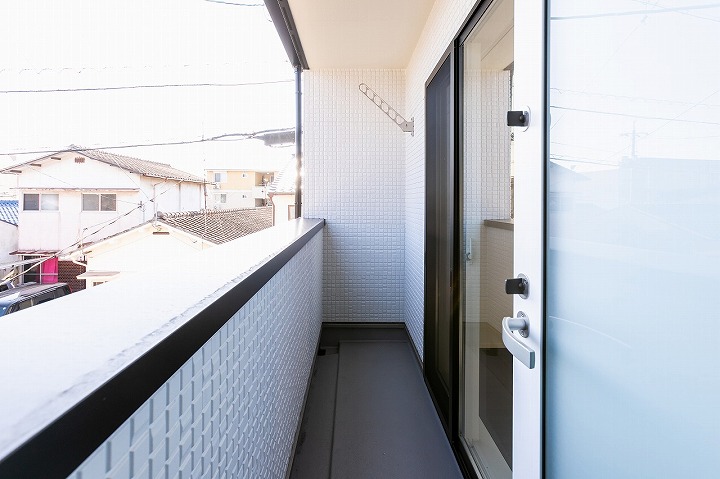 バルコニーは南向きに設置。
光と風を感じながらリラックスした気持ちに。