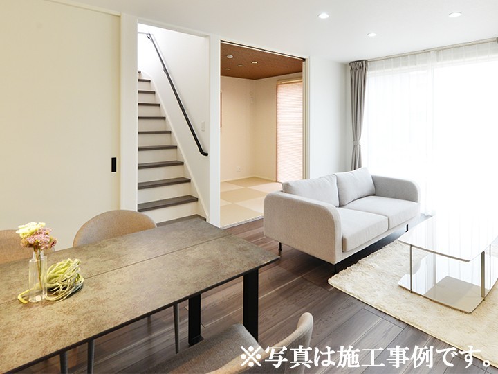 LDK＋和室の一体空間
17帖LDKと3.75帖和室が一体となった、来客にも嬉しい開放感あふれるくつろぎ空間。