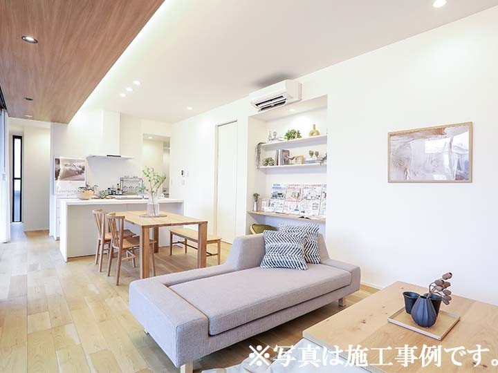 上下移動のない平屋プランで家族の気配をいつも感じられ、どこにいても声が届く、暮らしやすく安心感のある住まいが大きな魅力です。